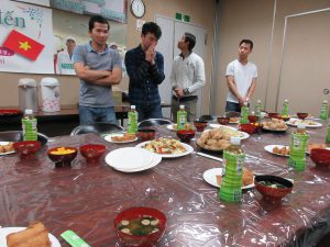 もう11時半か、お腹すいたな~